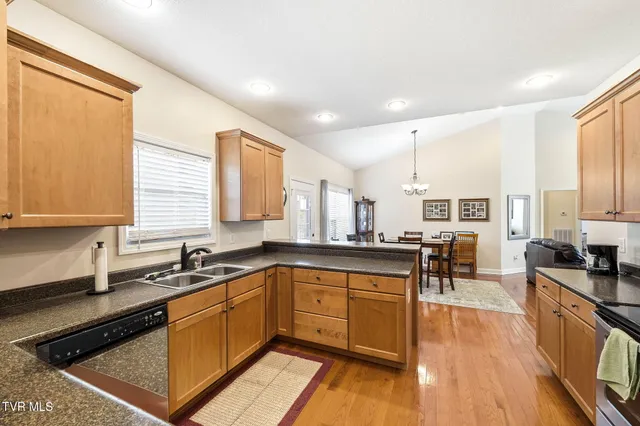 $319,900 | 205 Farmington Drive, Greeneville, TN 37743