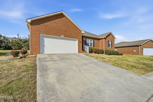 $314,900 | 205 Farmington Drive, Greeneville, TN 37743