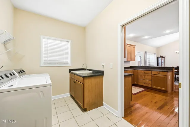 $319,900 | 205 Farmington Drive, Greeneville, TN 37743