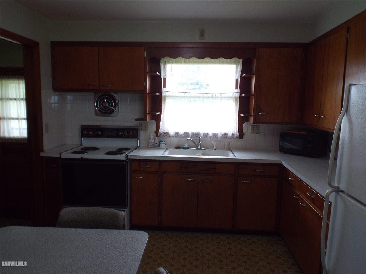 9089 North Waddams Grove Road Lena, IL 61048 - Photo 3 of 24 Gallery Image 3