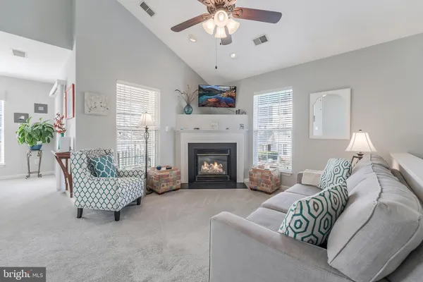 $415,000 | 43114 Watercrest Square, Unit 200, Chantilly, VA 20152