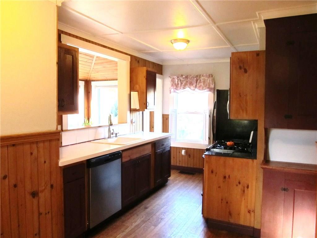 8 Broadturn Road Scarborough, ME 04074 - Photo 6 of 35 Alternate view of the country kitchen