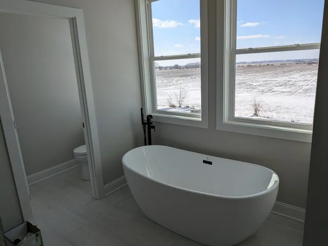 $498,000 | 675 South Regulators Street, Creston, IL 60113