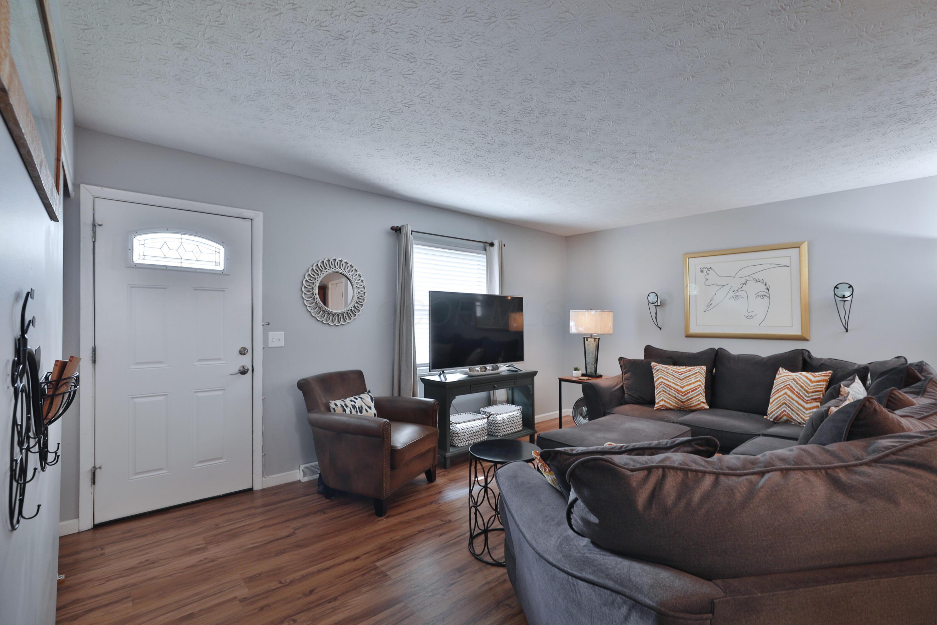 5717 Karl Road Columbus, OH 43229 - Photo 7 of 48 5717-Karl-05