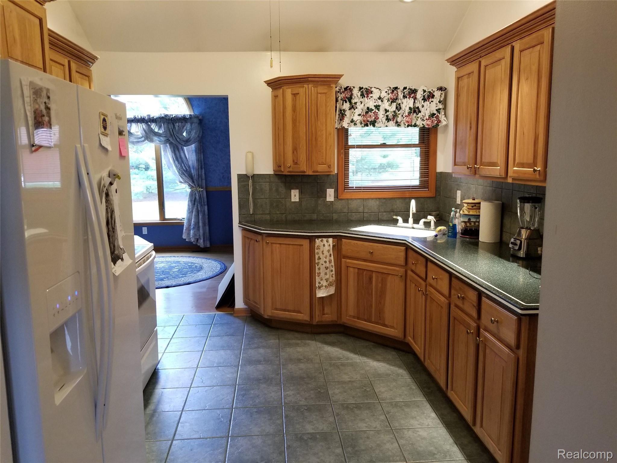 5865 Genesee Road Lapeer, MI 48446 - Photo 14 of 42 20190521_165134.jpg