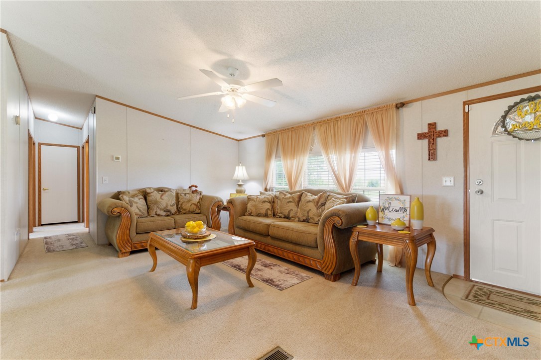 5231 State Highway 95 Temple, TX 76502 - Photo 10 of 24 Living Room