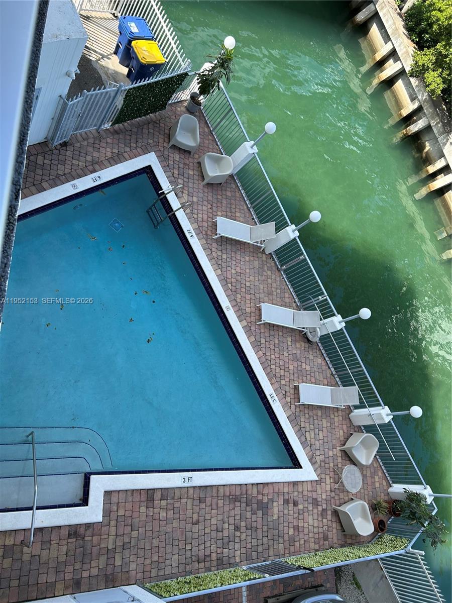 1674 Bay Road, Unit 405 Miami Beach, FL 33139 - Photo 18 of 22