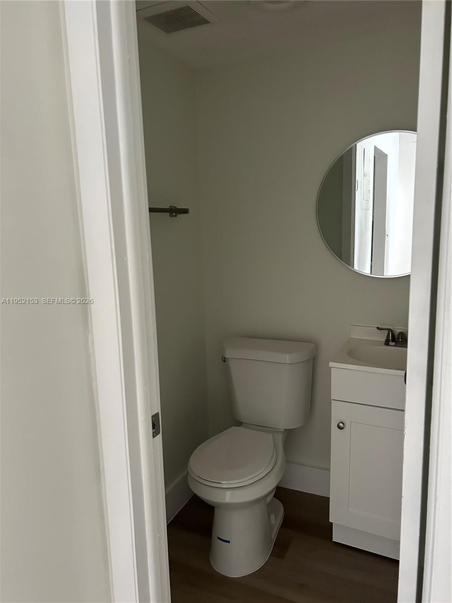 1674 Bay Road, Unit 405 Miami Beach, FL 33139 - Photo 19 of 22