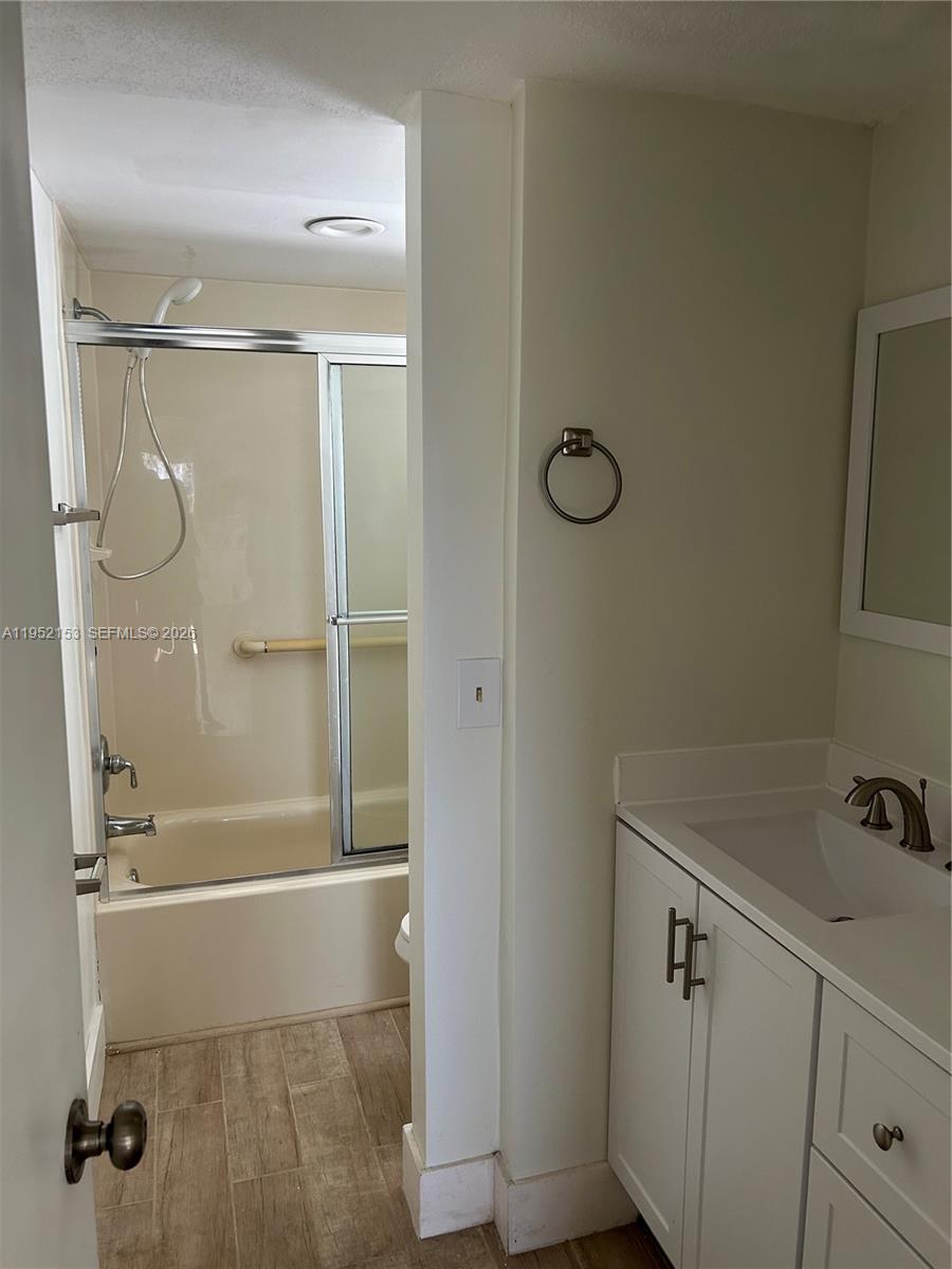 1674 Bay Road, Unit 405 Miami Beach, FL 33139 - Photo 20 of 22