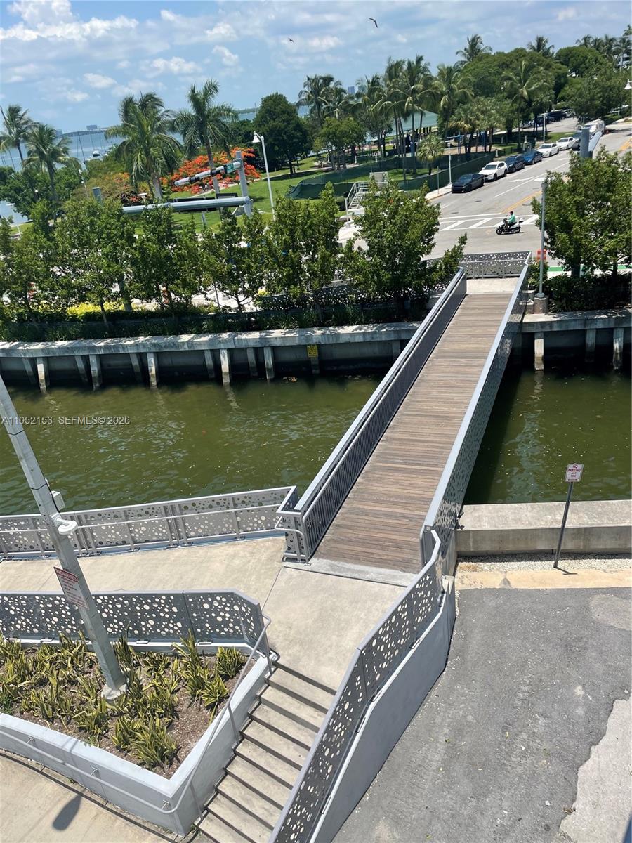 1674 Bay Road, Unit 405 Miami Beach, FL 33139 - Photo 2 of 22