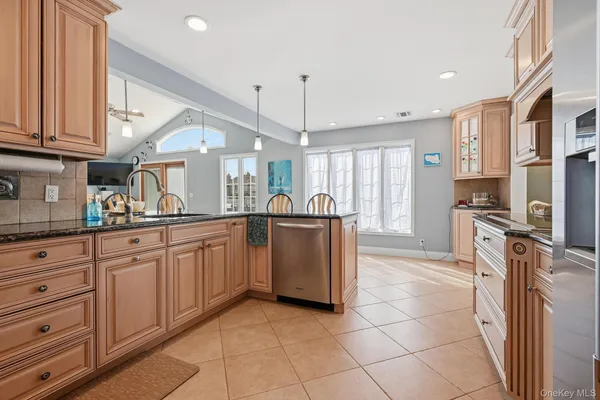 $1,599,999 | 133 Thornwood Road, Massapequa Park, NY 11762
