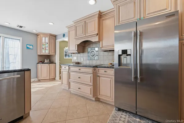 $1,599,999 | 133 Thornwood Road, Massapequa Park, NY 11762