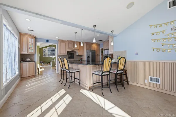 $1,599,999 | 133 Thornwood Road, Massapequa Park, NY 11762