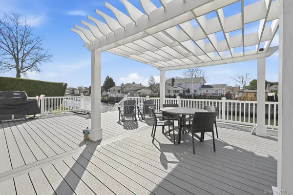 $1,599,999 | 133 Thornwood Road, Massapequa Park, NY 11762