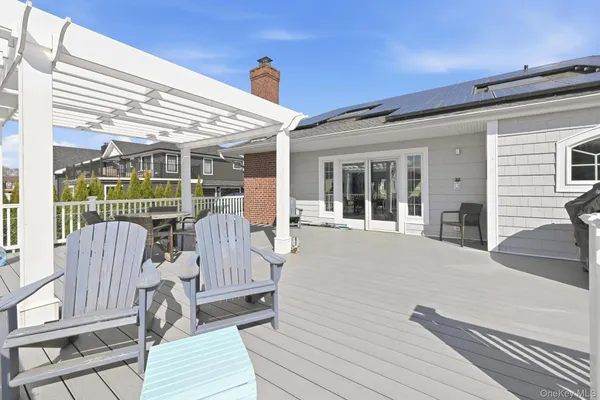$1,599,999 | 133 Thornwood Road, Massapequa Park, NY 11762