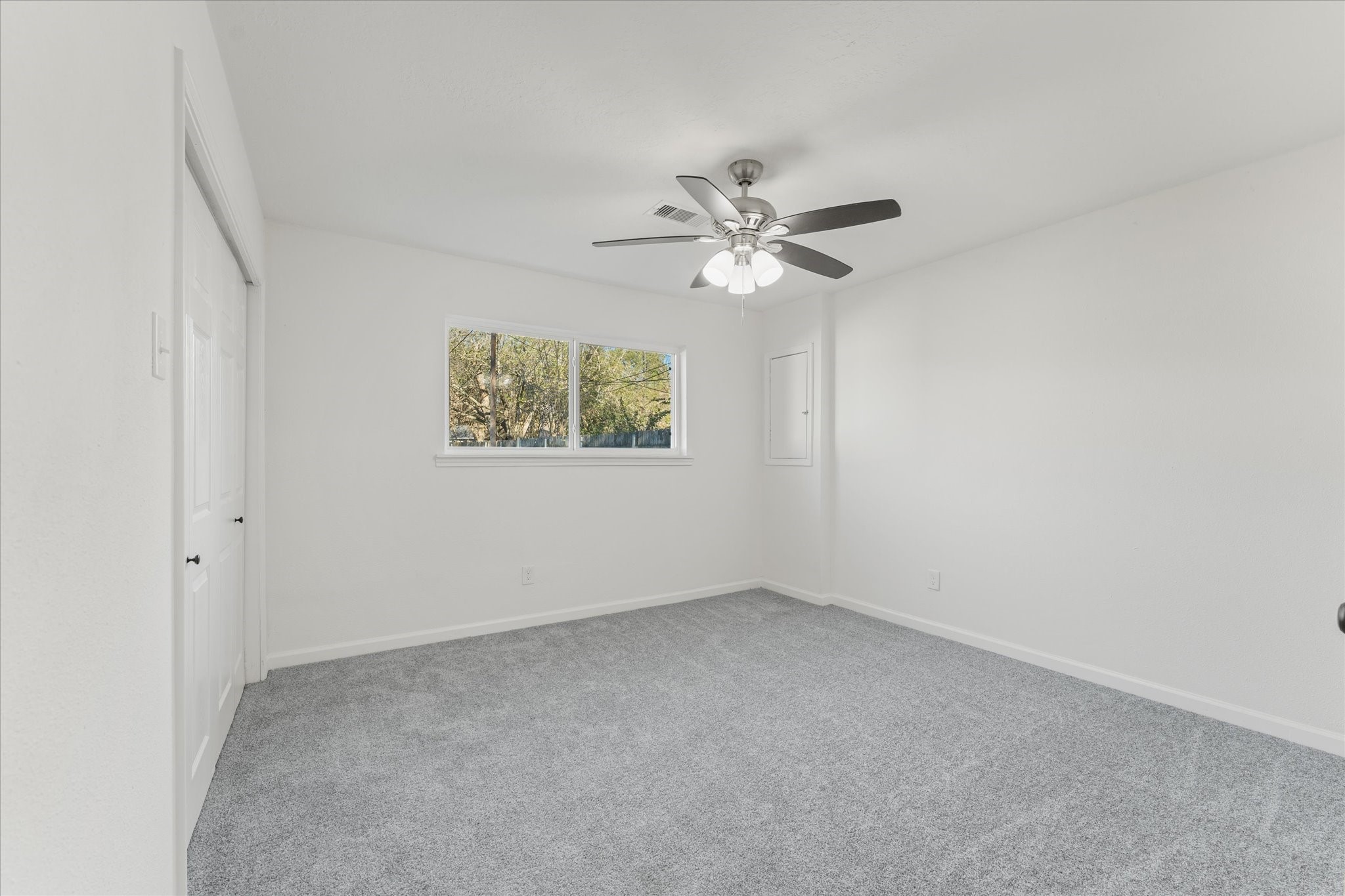 6030 Beaudry Drive Houston, TX 77035 - Photo 30 of 45 an empty room with a window