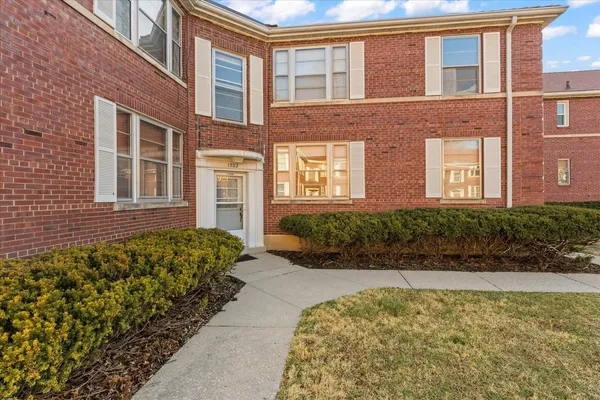 $109,900 | 1502 Delmont Court, Unit 1, Urbana, IL 61801