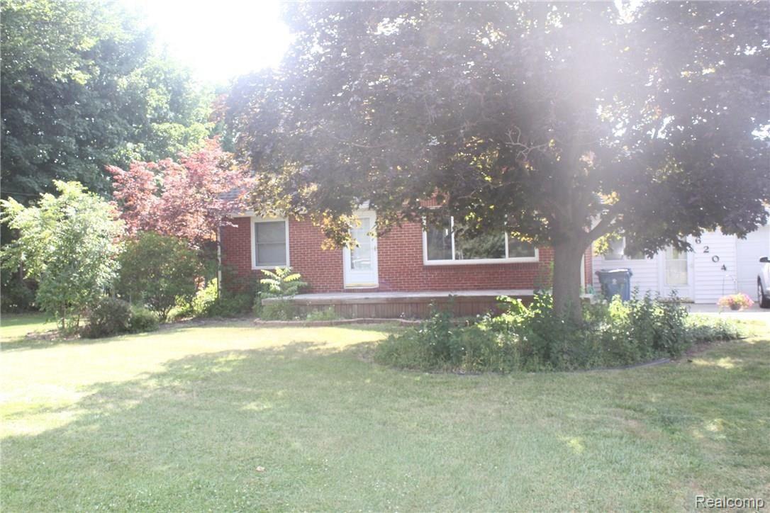 6204 Torrey Road Flint, MI 48507 - Photo 1 of 47 IMG_7345.JPG