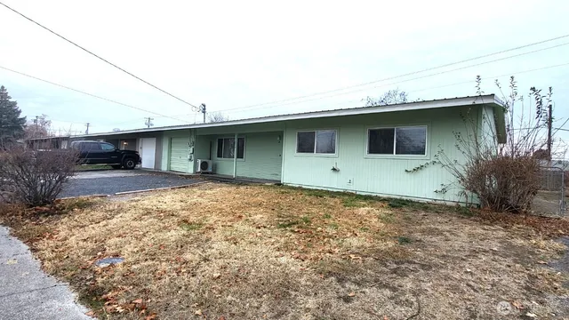 $216,000 | 8910 Travis Drive, Moses Lake, WA 98837