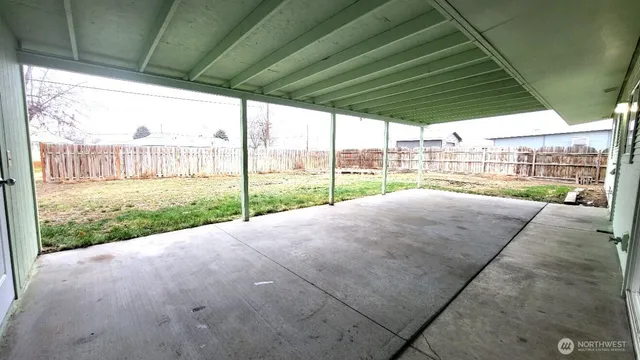 $216,000 | 8910 Travis Drive, Moses Lake, WA 98837