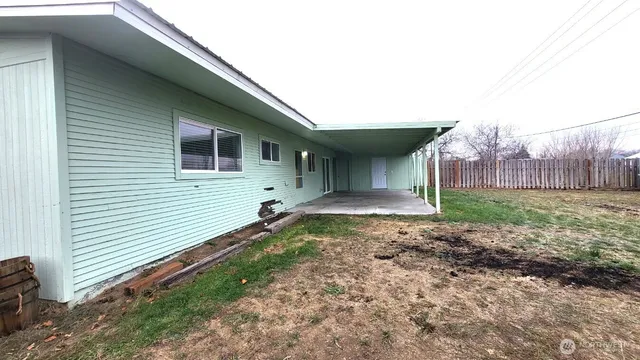 $216,000 | 8910 Travis Drive, Moses Lake, WA 98837