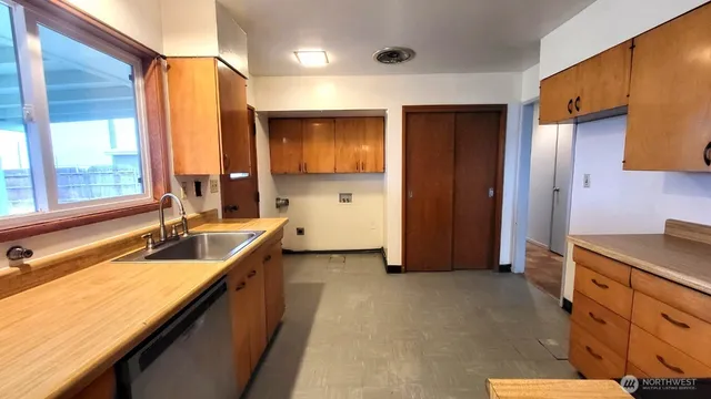 $216,000 | 8910 Travis Drive, Moses Lake, WA 98837