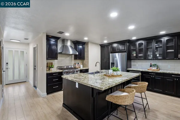 $1,125,000 | 102 Vineyard Circle, Yountville, CA 94599
