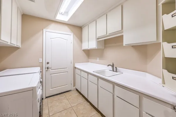 $3,495 | 8313 Paseo Vista Drive, Las Vegas, NV 89128