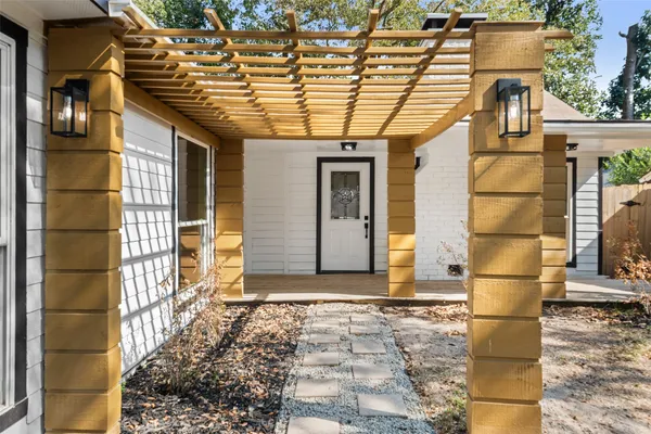 $345,000 | 238 Point Clear Drive, Conroe, TX 77304
