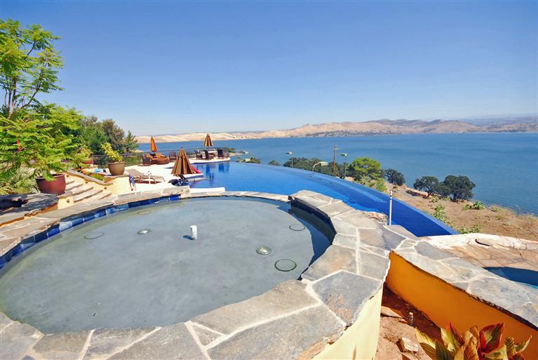 4678 Millerton Road Friant, CA 93626 - Photo 61 of 86 A spectacular fountain above the infinity pool