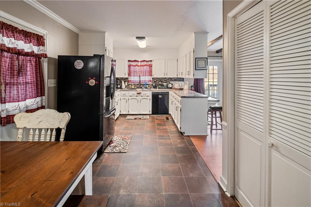 2198 South McKinney Road Mount Airy, NC 27030 - Photo 15 of 48