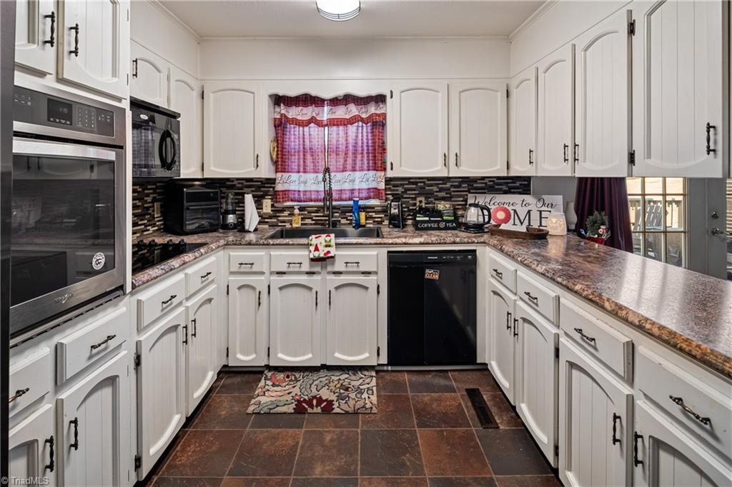 2198 South McKinney Road Mount Airy, NC 27030 - Photo 7 of 48 2019 appliances