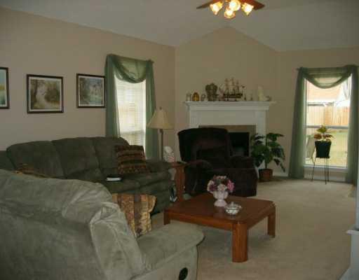 2414 Robin Street Slidell, LA 70460 - Photo 4 of 6 Gallery Image 4