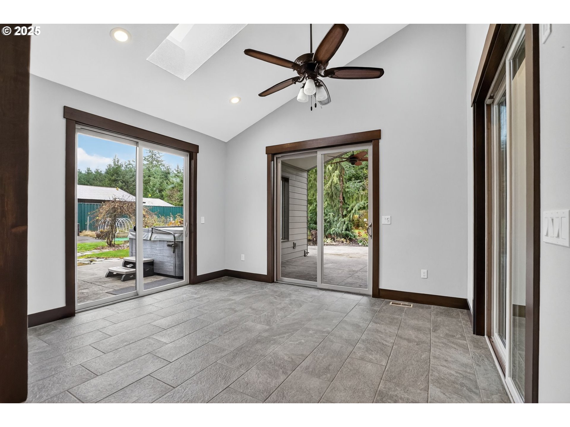 18740 South Upper Highland Road Beavercreek, OR 97004 - Photo 18 of 48 a view of an empty room and a window
