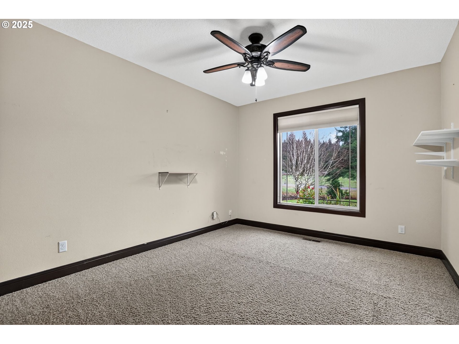 18740 South Upper Highland Road Beavercreek, OR 97004 - Photo 29 of 48 a view of an empty room with window