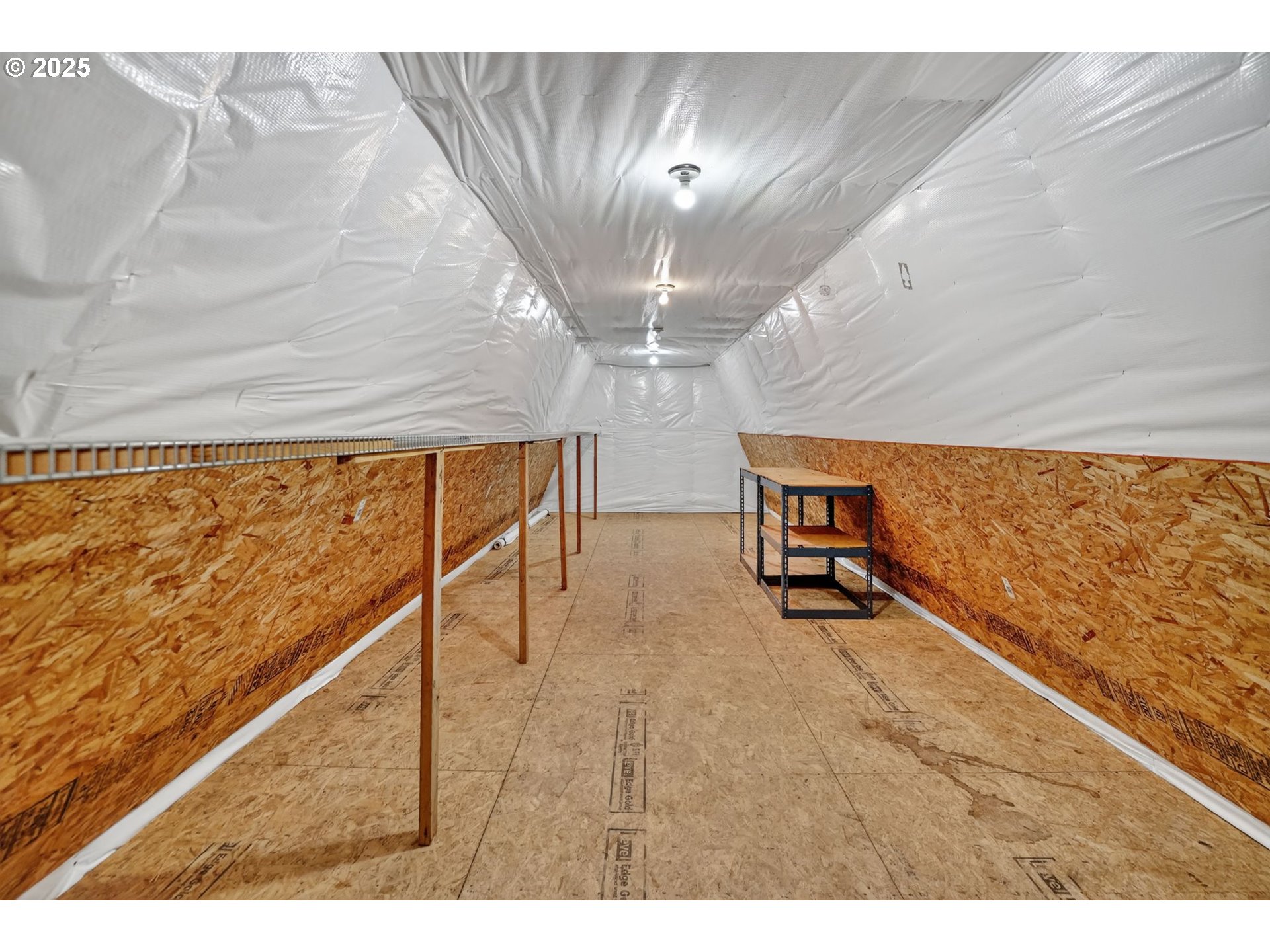 18740 South Upper Highland Road Beavercreek, OR 97004 - Photo 41 of 48 a view of an empty room