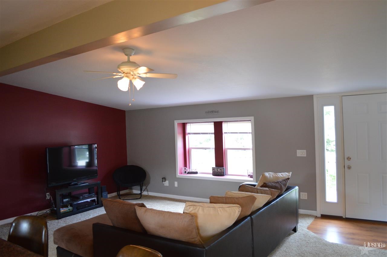 13702 Johnson Road Fort Wayne, IN 46818 - Photo 3 of 18
