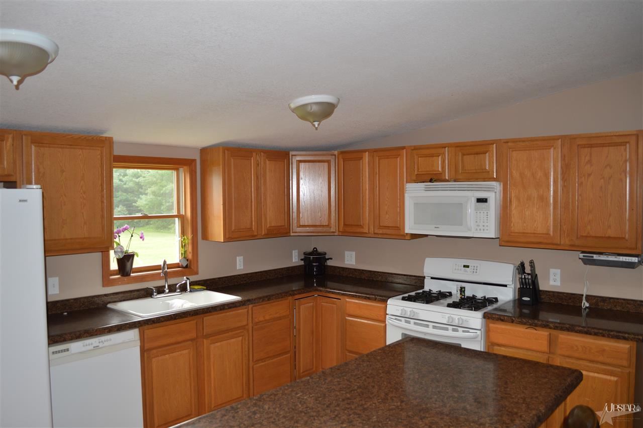 13702 Johnson Road Fort Wayne, IN 46818 - Photo 8 of 18