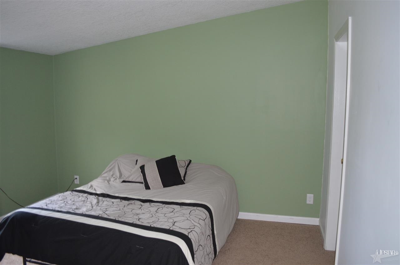 13702 Johnson Road Fort Wayne, IN 46818 - Photo 9 of 18
