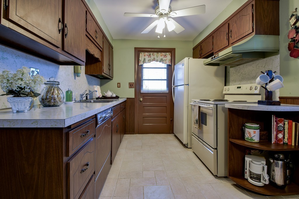 31 Wilmont Road Framingham, MA 01701 - Photo 6 of 18 Gallery Image 6