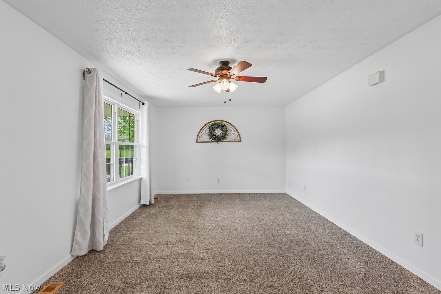 8965 Corbett Road Diamond, OH 44412 - Photo 2 of 48