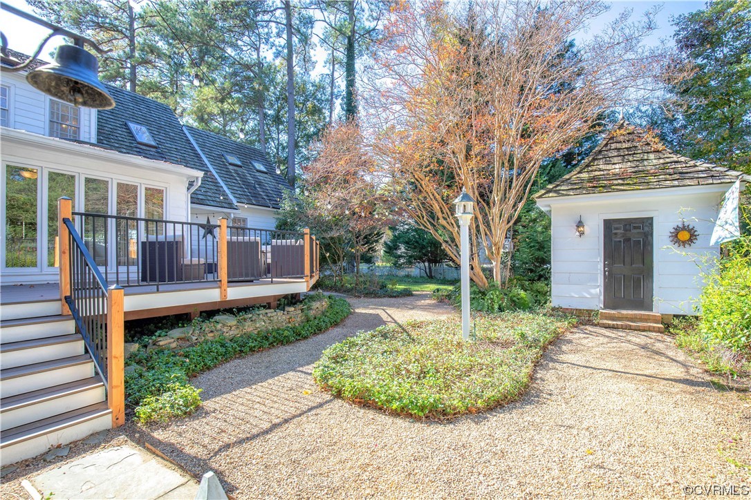 14420 West Salisbury Road Midlothian, VA 23113 - Photo 7 of 50 a front view of a house with garden