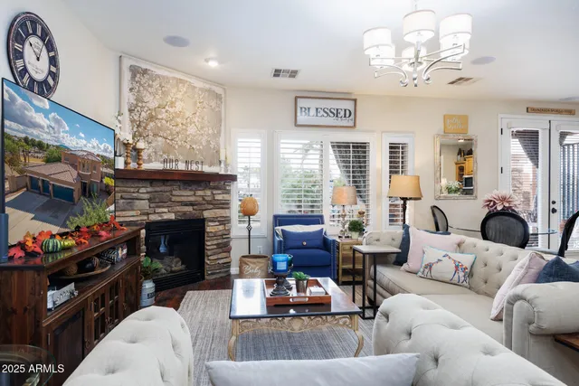 a view of livingroom with furniture