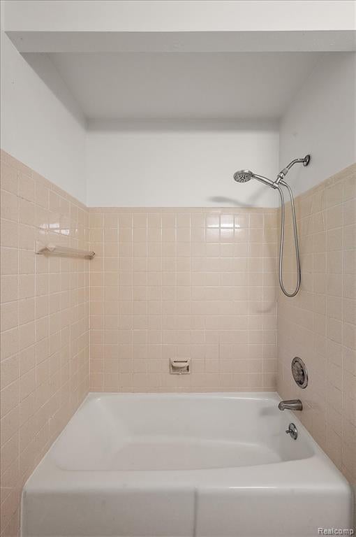 980 Sandhurst Road Bloomfield Hills, MI 48302 - Photo 54 of 76 Gallery Image 54