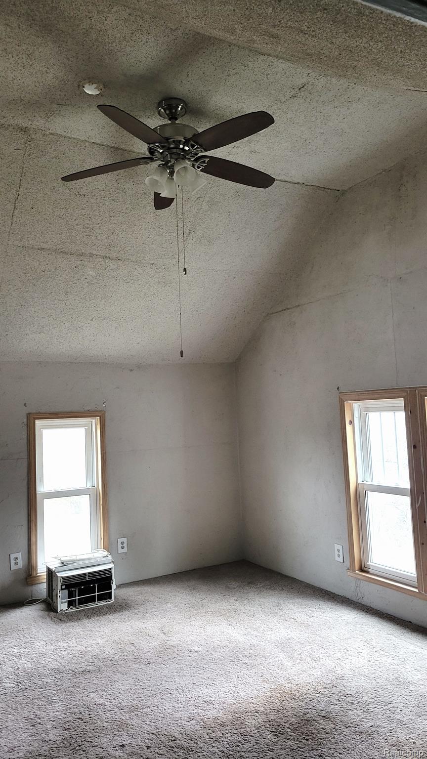 5050 North Nicholson Road Fowlerville, MI 48836 - Photo 23 of 24 Master, cathedral ceiling