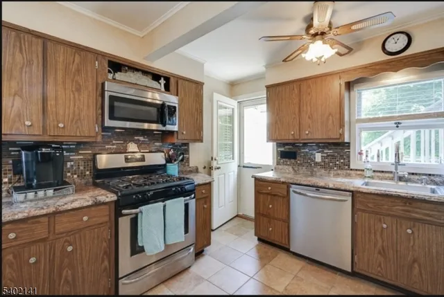 $2,300 | 16 Cross Street, Unit A, Madison, NJ 07940