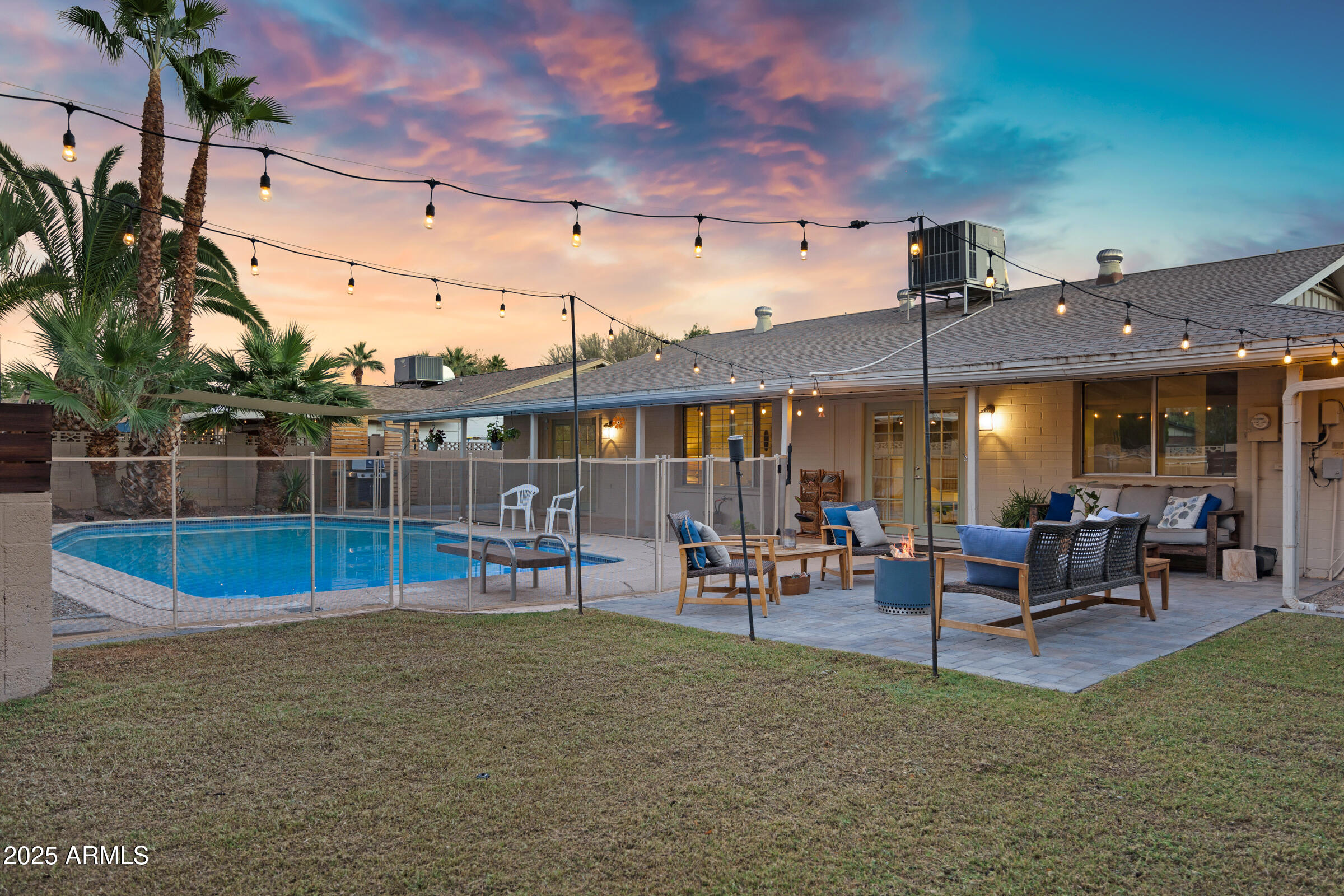 1824 West Seldon Lane Phoenix, AZ 85021 - Photo 24 of 34 a view of a swimming pool with sitting area