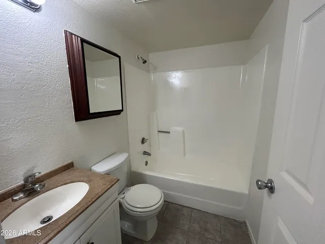 $1,400 | 5827 North 59th Drive, Glendale, AZ 85301