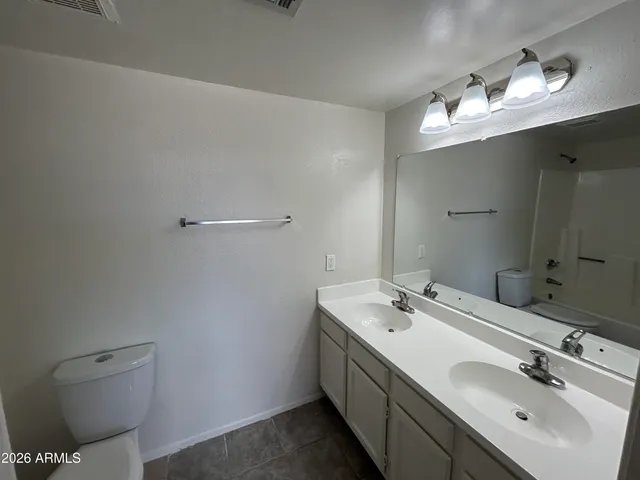 $1,400 | 5827 North 59th Drive, Glendale, AZ 85301