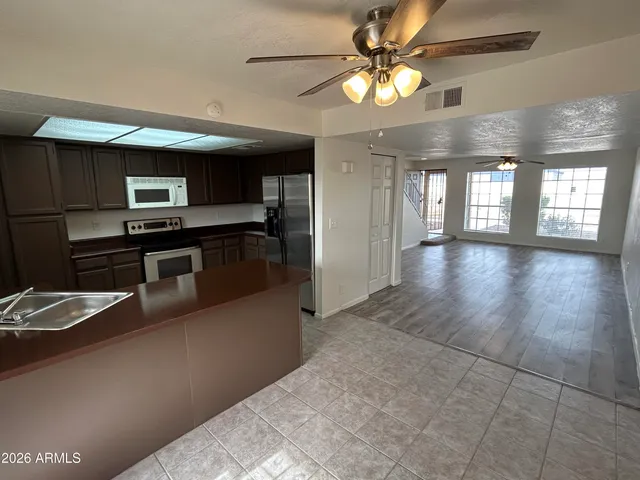 $1,400 | 5827 North 59th Drive, Glendale, AZ 85301
